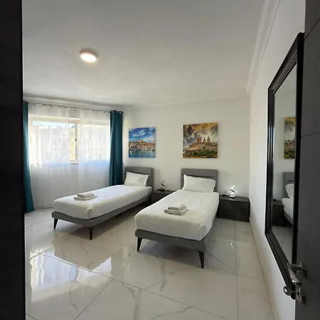 Qawra 2 Bed - Church Square - By Hostmt Apartamento *