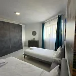 Qawra 2 Bed - Church Square - By Hostmt Appartamento *