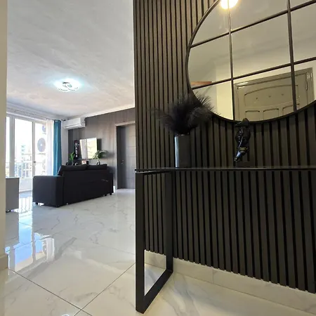 Qawra 2 Bed - Church Square - By Hostmt Апартаменты *