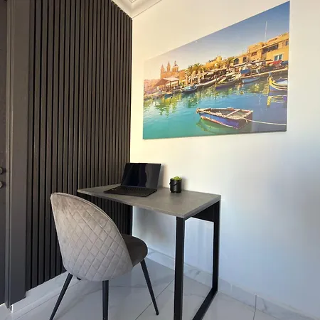 Qawra 2 Bed - Church Square - By Hostmt Apartament