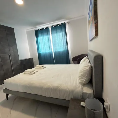 Qawra 2 Bed - Church Square - By Hostmt *