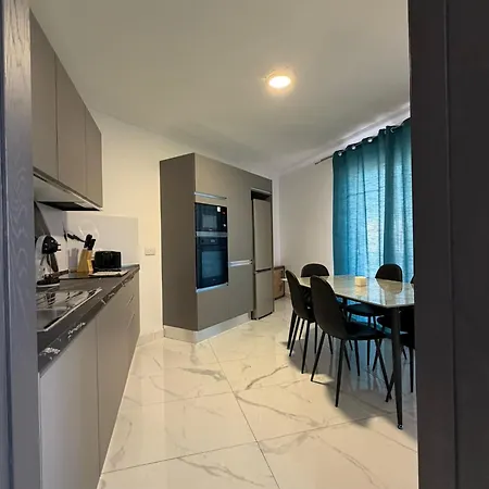 Qawra 2 Bed - Church Square - By Hostmt