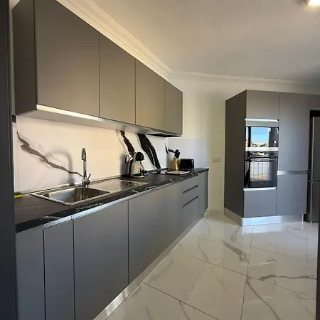 Qawra 2 Bed - Church Square - By Hostmt