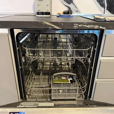 Qawra 2 Bed - Church Square - By Hostmt *