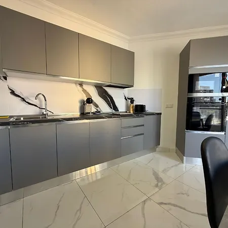 Apartament Qawra 2 Bed - Church Square - By Hostmt St. Paul's Bay