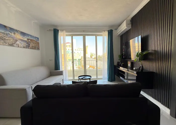 Qawra 2 Bed - Church Square - By Hostmt Apartment