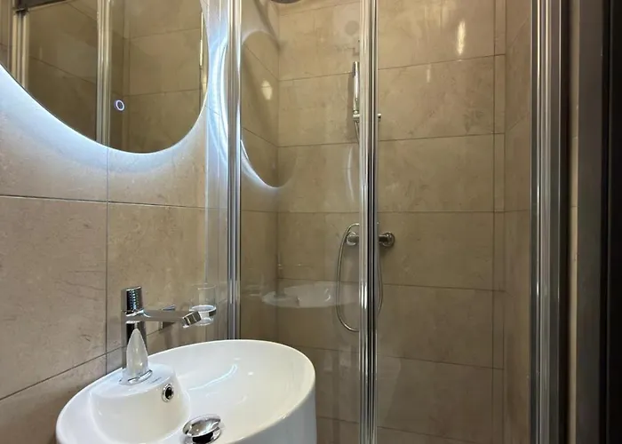 Qawra 2 Bed - Church Square - By Hostmt Apartament