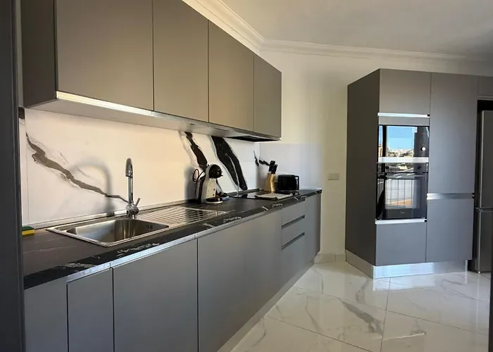 Qawra 2 Bed - Church Square - By Hostmt