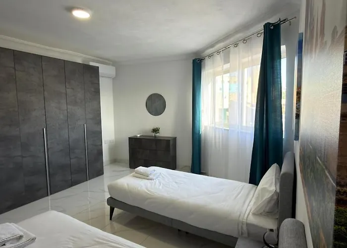 Qawra 2 Bed - Church Square - By Hostmt Apartment *