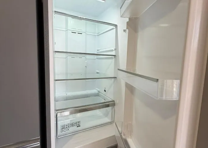 Qawra 2 Bed - Church Square - By Hostmt