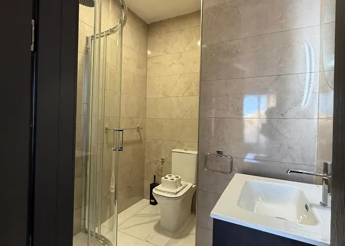 Qawra 2 Bed - Church Square - By Hostmt *