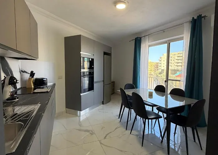 Qawra 2 Bed - Church Square - By Hostmt Apartament *