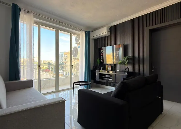 Apartment Qawra 2 Bed - Church Square - By Hostmt *