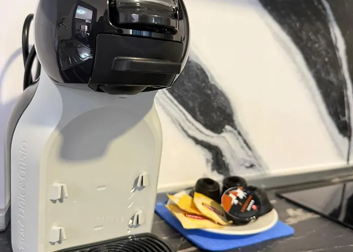 Apartment Qawra 2 Bed - Church Square - By Hostmt