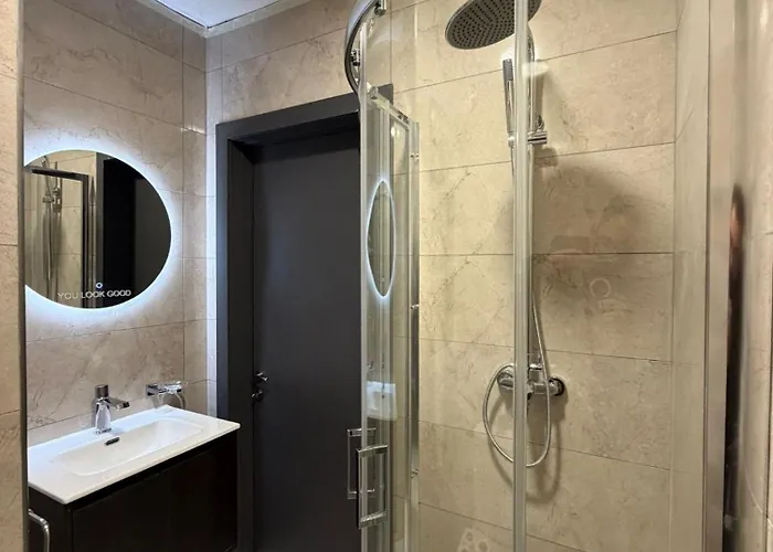 Apartment Qawra 2 Bed - Church Square - By Hostmt *