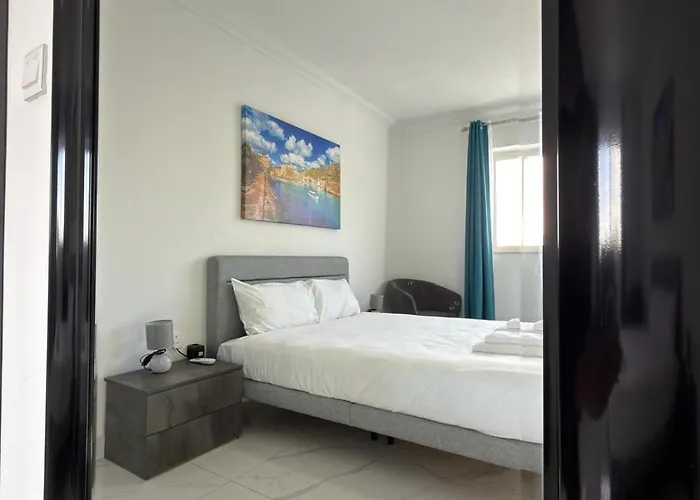 Apartment Qawra 2 Bed - Church Square - By Hostmt *