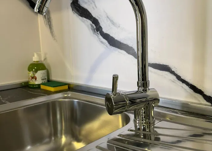 Qawra 2 Bed - Church Square - By Hostmt St. Paul's Bay