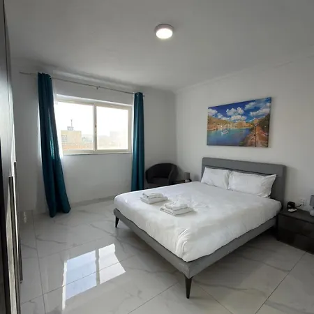 Qawra 2 Bed - Church Square - By Hostmt סיינט פול ביי