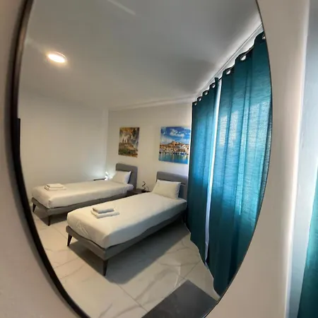 Qawra 2 Bed - Church Square - By Hostmt * סיינט פול ביי