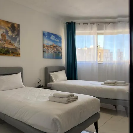 Qawra 2 Bed - Church Square - By Hostmt * סיינט פול ביי