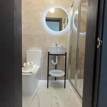 Qawra 2 Bed - Church Square - By Hostmt * סיינט פול ביי